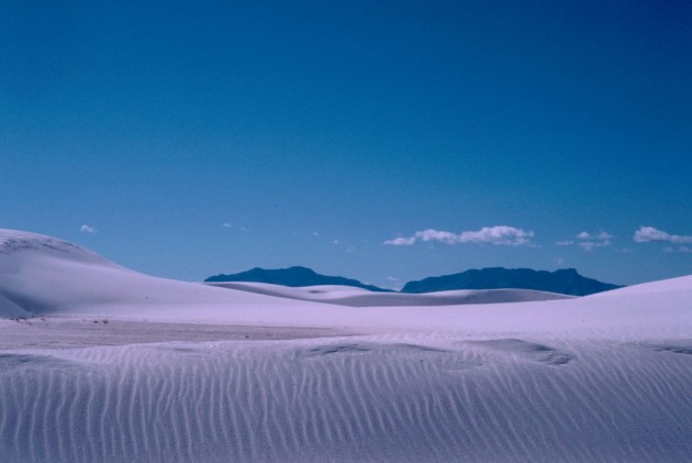 White Sands National Monument, State of New Mexico, USA. Photo Credit: Gary M. Stolz (WO8063-010), Washington DC Library, United States Fish and Wildlife Service Digital Library System (http://images.fws.gov), United States Fish and Wildlife Service (FWS, http://www.fws.gov), United States Department of the Interior (http://www.doi.gov), Government of the United States of America (USA).