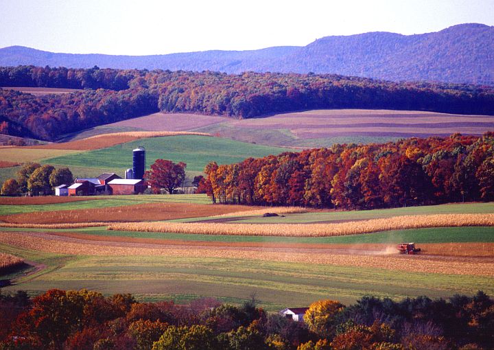 Scenic View of a Farm and Farming Near Klingerstown, State of Pennsylvania, USA. Photo Credit: Scott Bauer (http://www.ars.usda.gov/is/graphics/photos, K5052-5), Agricultural Research Service (ARS, http://www.ars.usda.gov), United States Department of Agriculture (USDA, http://www.usda.gov), Government of the United States of America (USA).