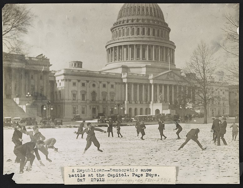 File:A Republican-Democratic snow battle at the Capitol. Page boys LCCN2012647123.jpg
