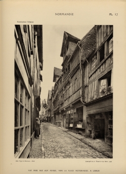 RUE AUX FEVRES, vers la place Victor-Hugo.