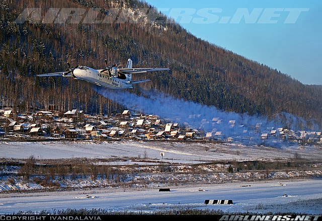 [contrail al suolo russia -42 airliners.net 1618140.jpg]