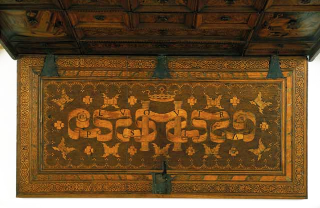 File:Plus Oultra writing cabinet of Charles V - motto.jpg